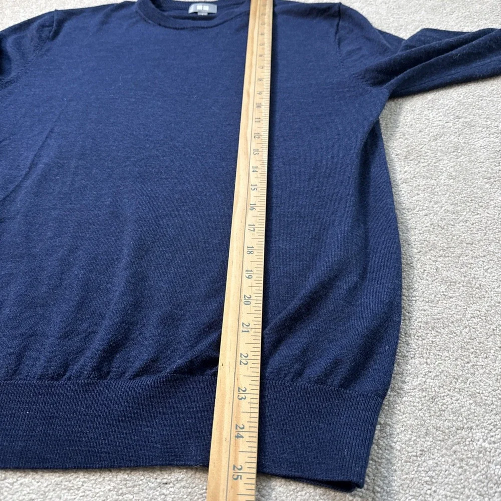 Uniqlo Sweater Mens Small Blue 100% Wool Crewneck Pullover Lightweight Knit
